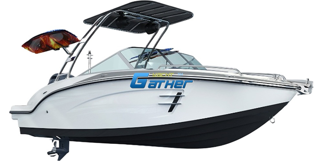 Services de location de bateaux de sport légers de 19 pieds