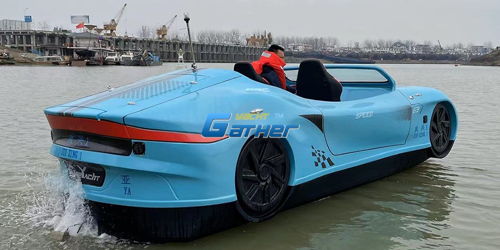 Bateau en fibre de verre